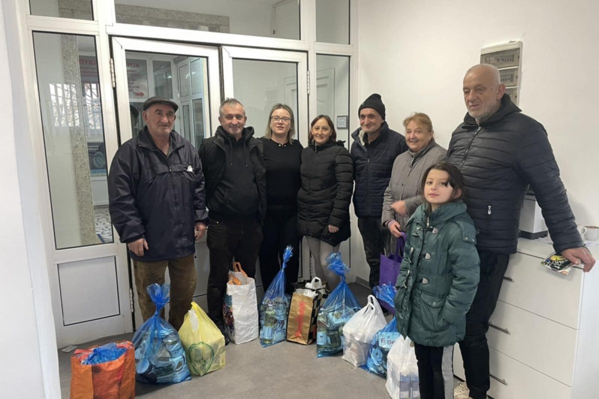 Општина Блаце доделила пакете хране угроженим породицама