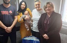 Општина Блаце даривала прворођену бебу у 2026. години – наставак снажне подршке породицама и подстицају наталитета