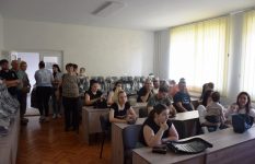 Додељена дечија ауто-седишта у општини Блаце – уручила заменица председника Сузана Вељовић